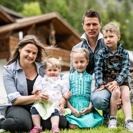 Unterlutaschg-Chalet Appartement Am Hof Slingia Екстериор снимка