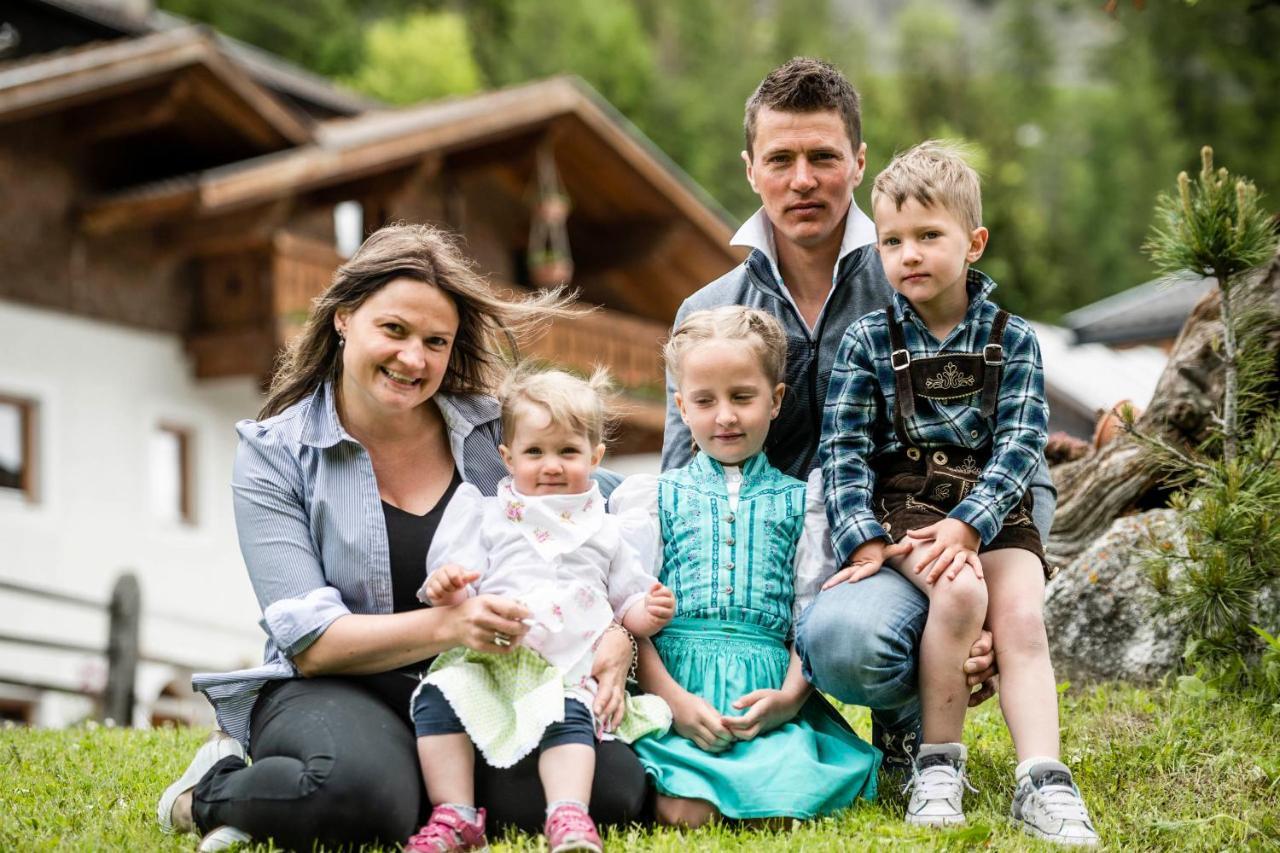 Unterlutaschg-Chalet Appartement Am Hof Slingia Екстериор снимка