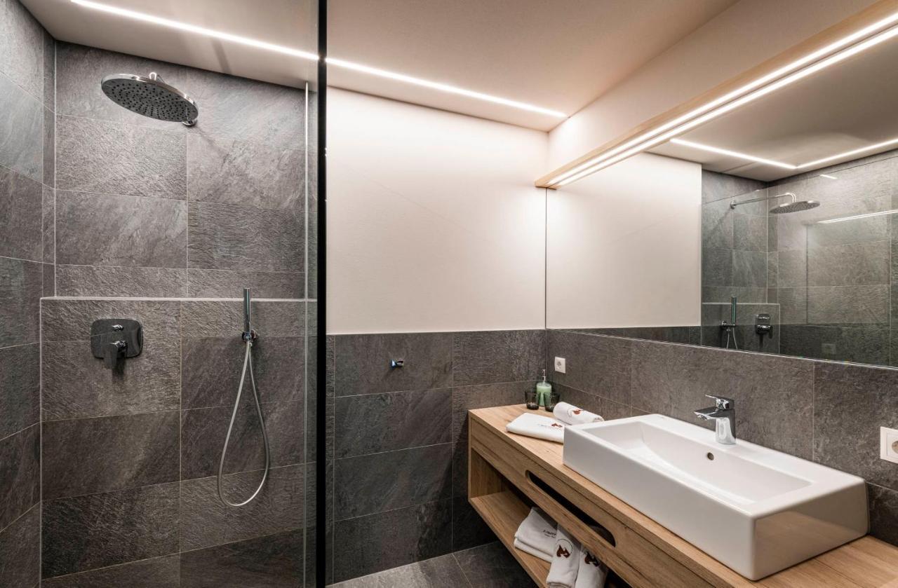 Unterlutaschg-Chalet Appartement Am Hof Slingia Екстериор снимка